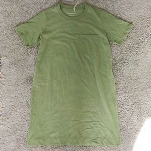 Green, Everlane t-shirt dress, small